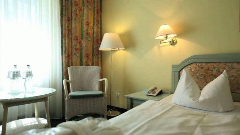Landhotel Potsdam Eksteriør billede